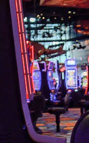 Filipino player placing a sports bet on kjbetzone using a smartphone